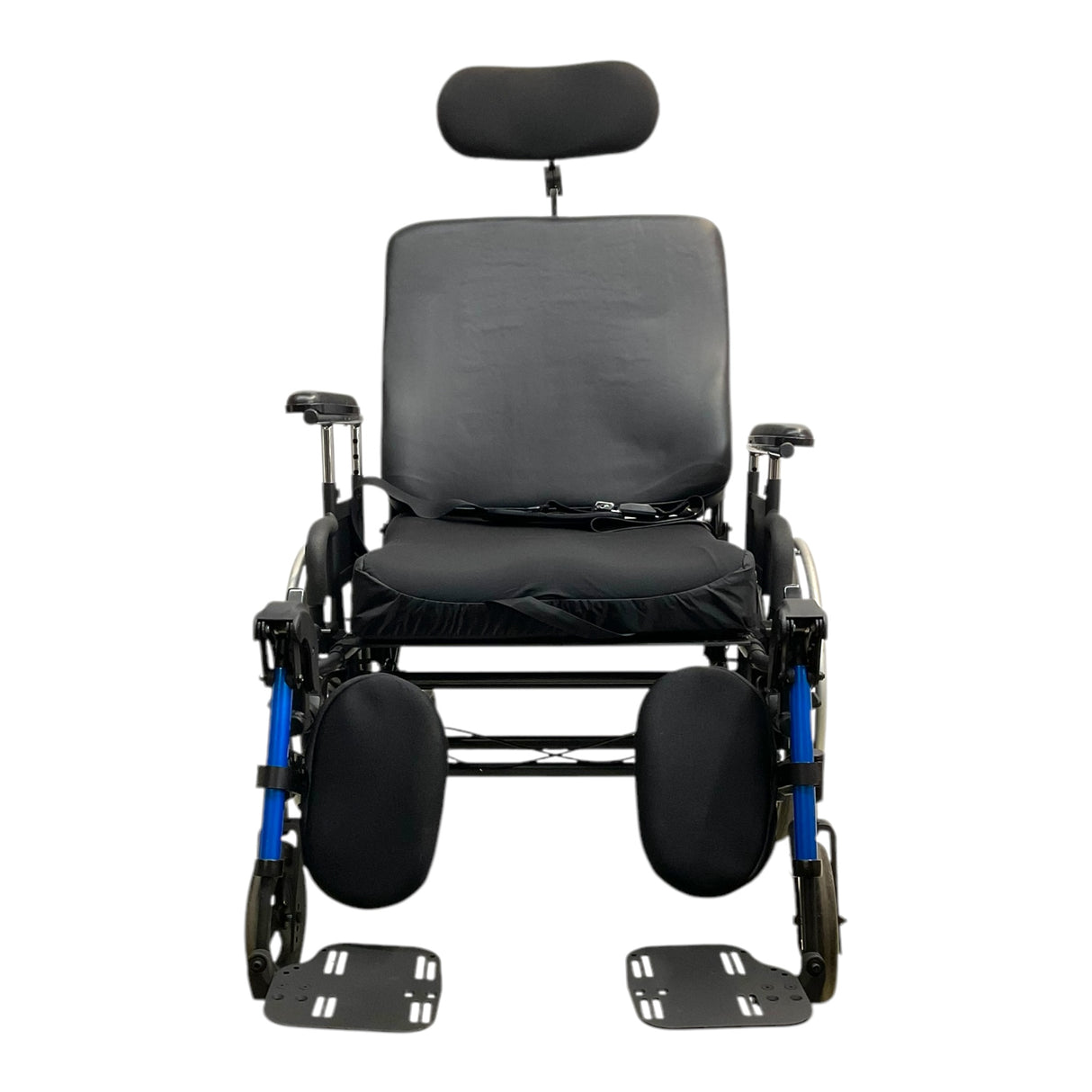 Front View of Quickie Iris HD Tilt-in-Space