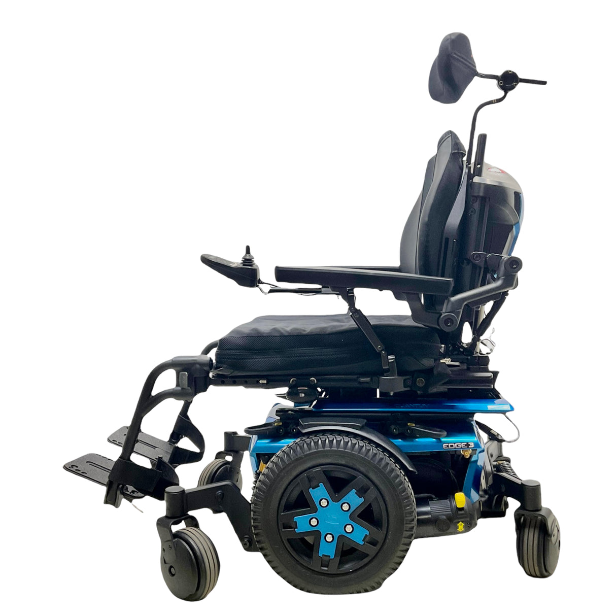 Left side view of Pride Quantum Q6 Edge 3 power chair