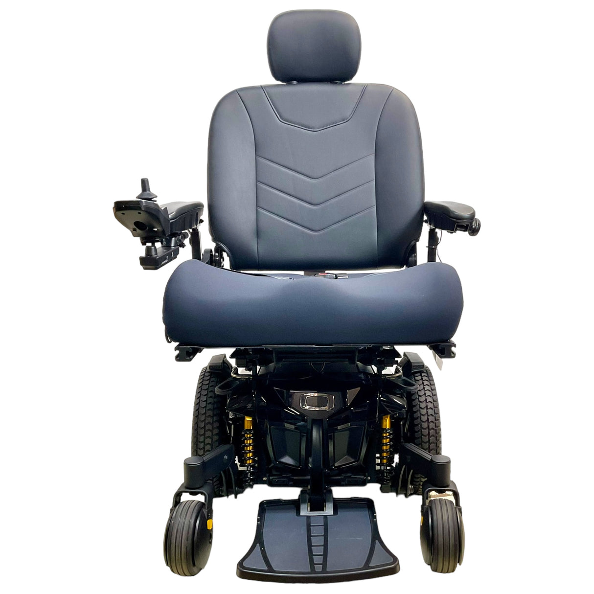 Front view of Pride Quantum Q6 Edge 3 power chair