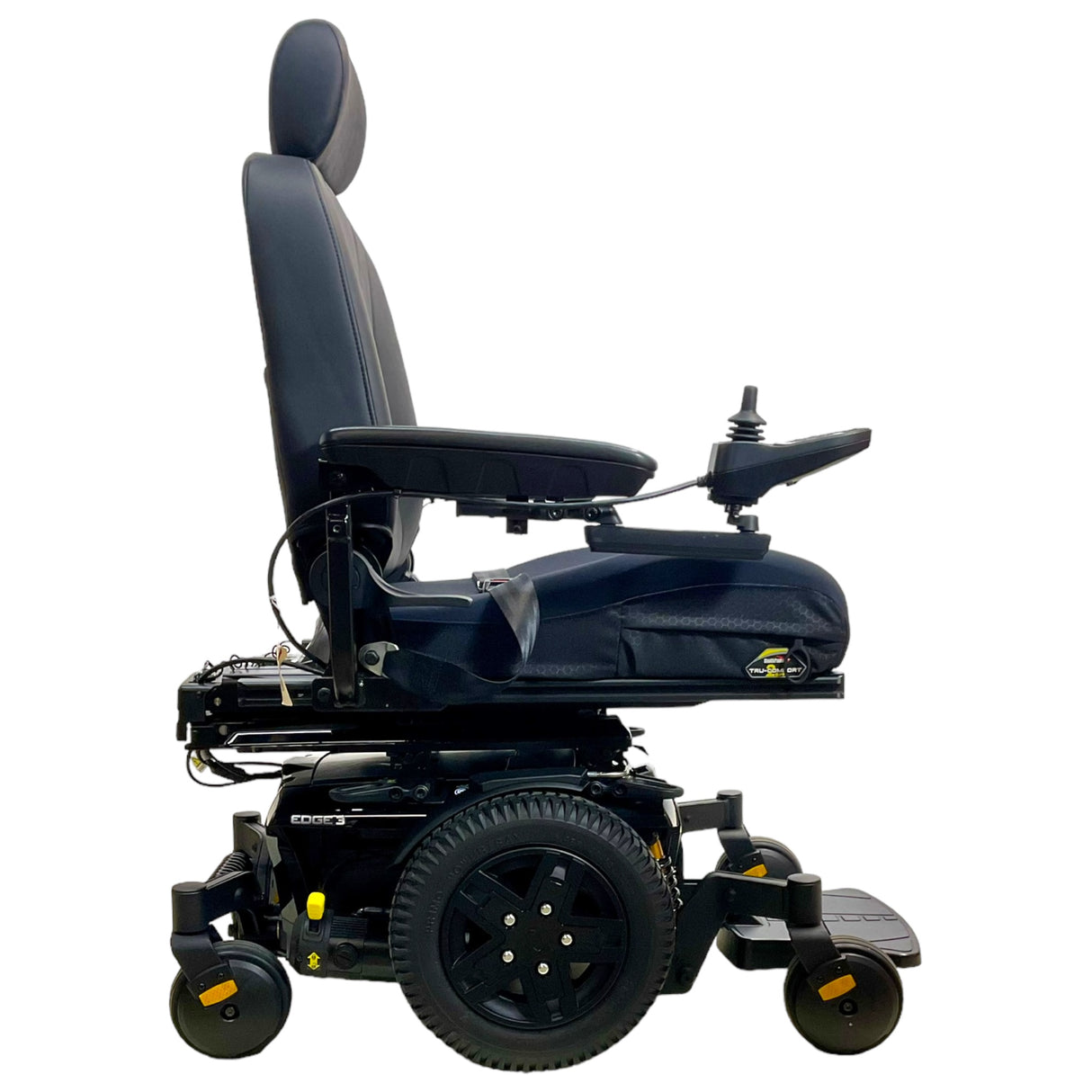 Right profile view of Pride Quantum Q6 Edge 3 power chair