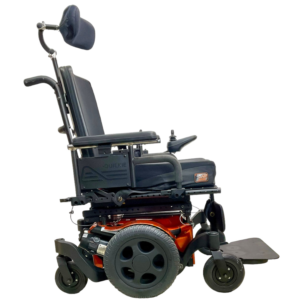 Right profile view of Quickie Pulse 6 power chair