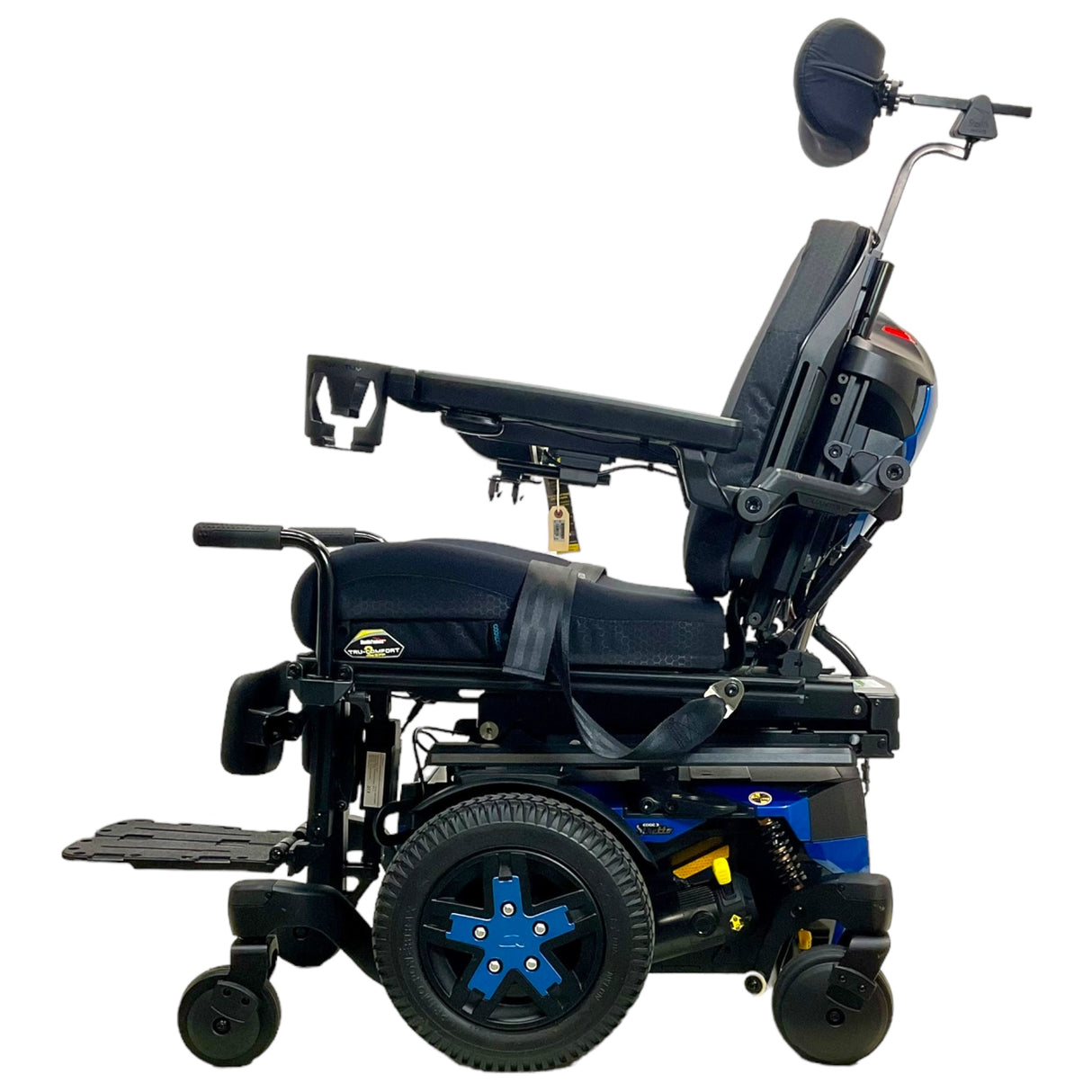 Left profile view of Pride Quantum Q6 Edge 3 Stretto