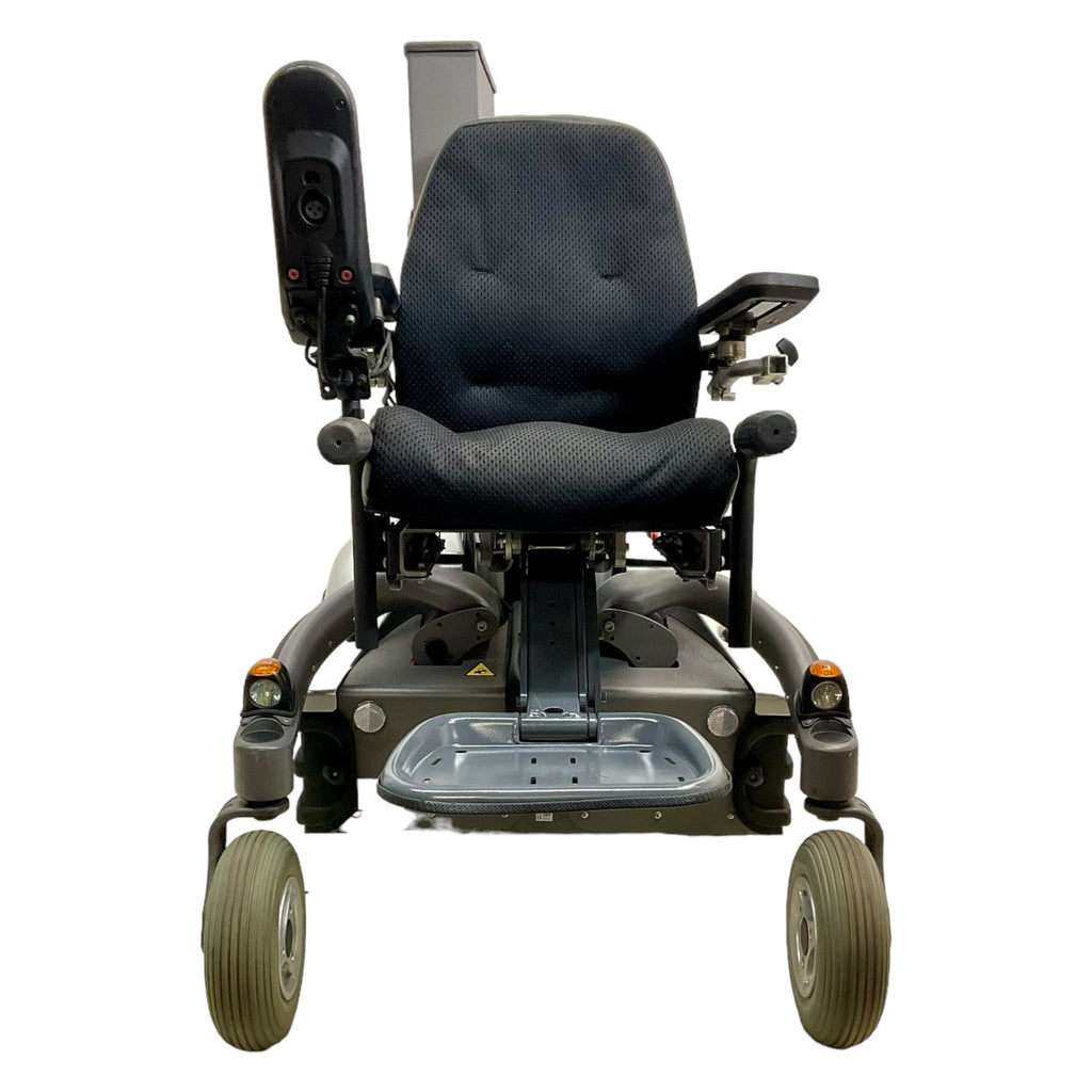 Front view of Permobil K450 MX power chair