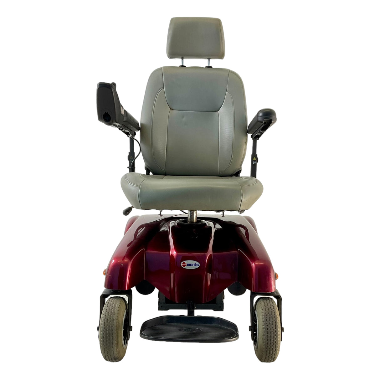 Front view of Merits Gemini P301 Power Chair