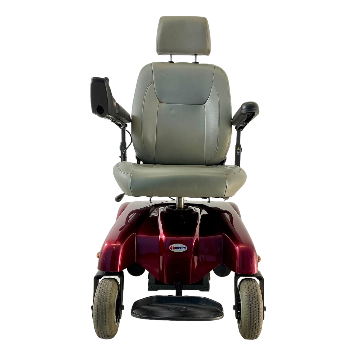 Front view of Merits Gemini P301 Power Chair