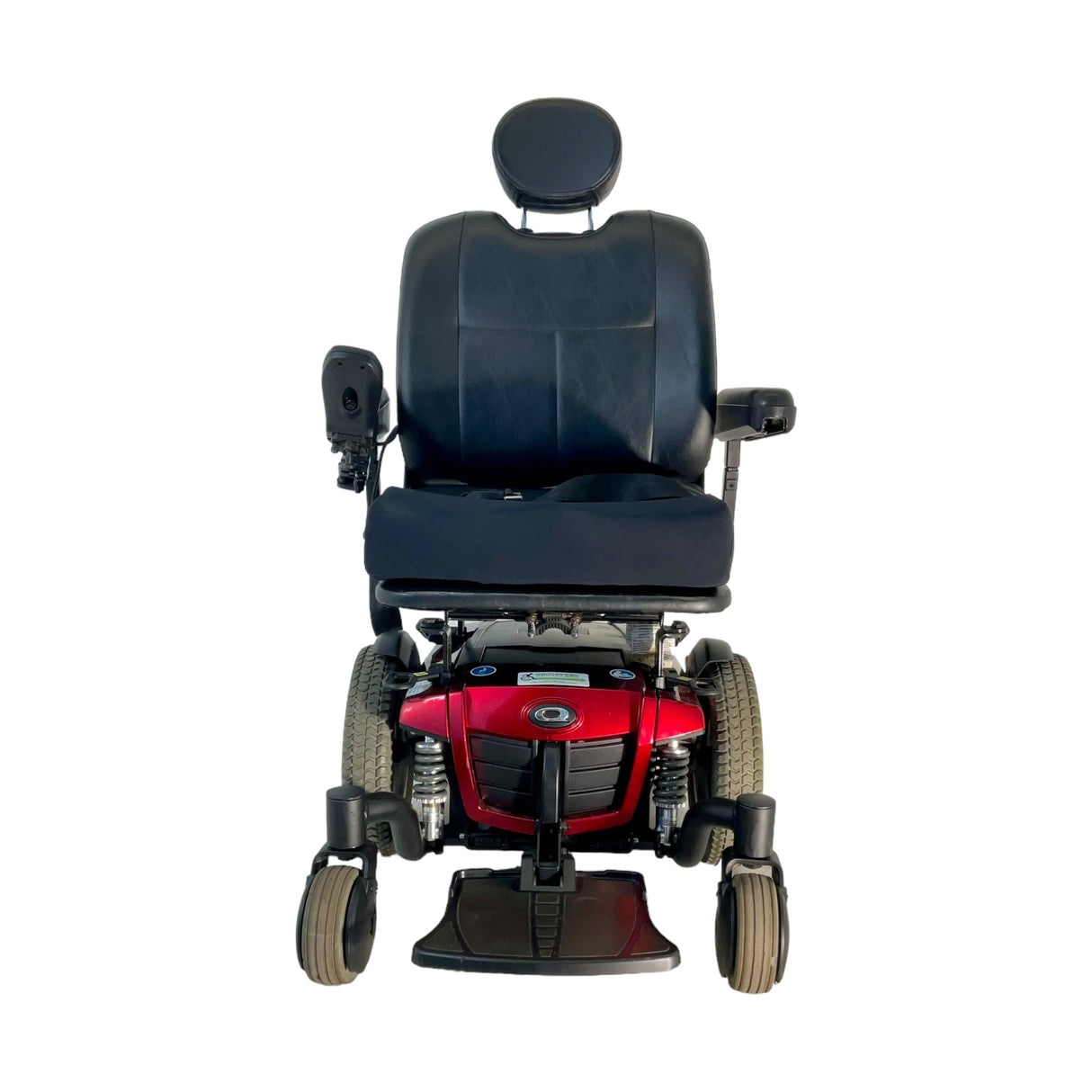 Front view of Pride Quantum Q6 Edge power chair