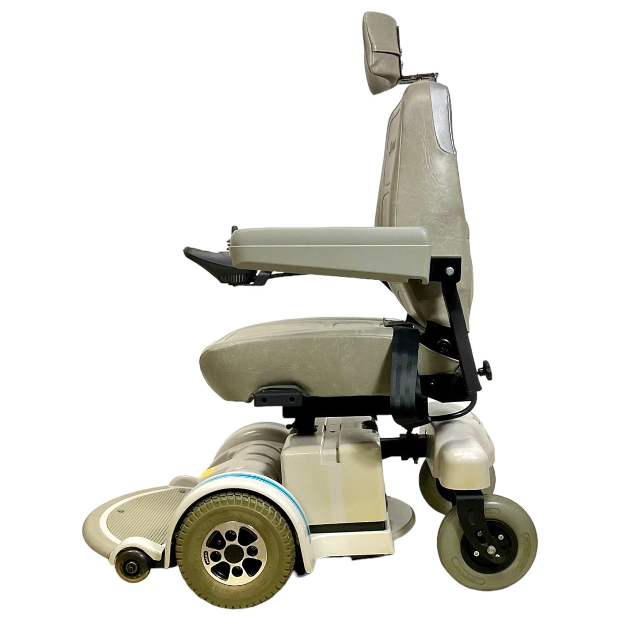 Left side view of Hoveround MPV5 power chair