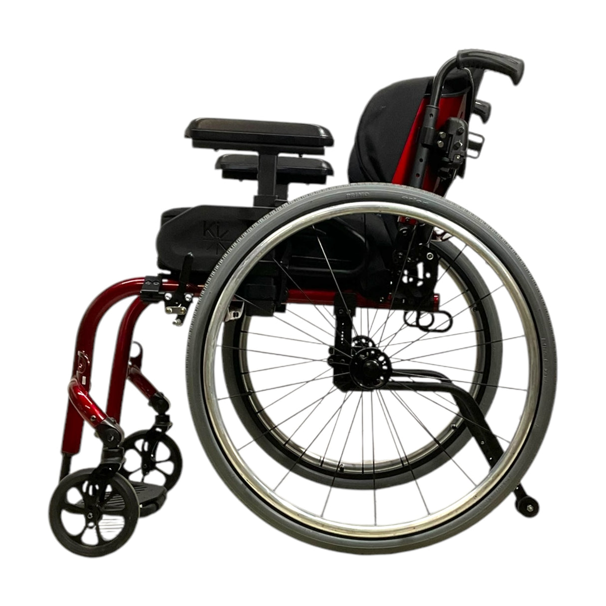 Left Side View of Ki Mobility Rogue XPe Wheelchair