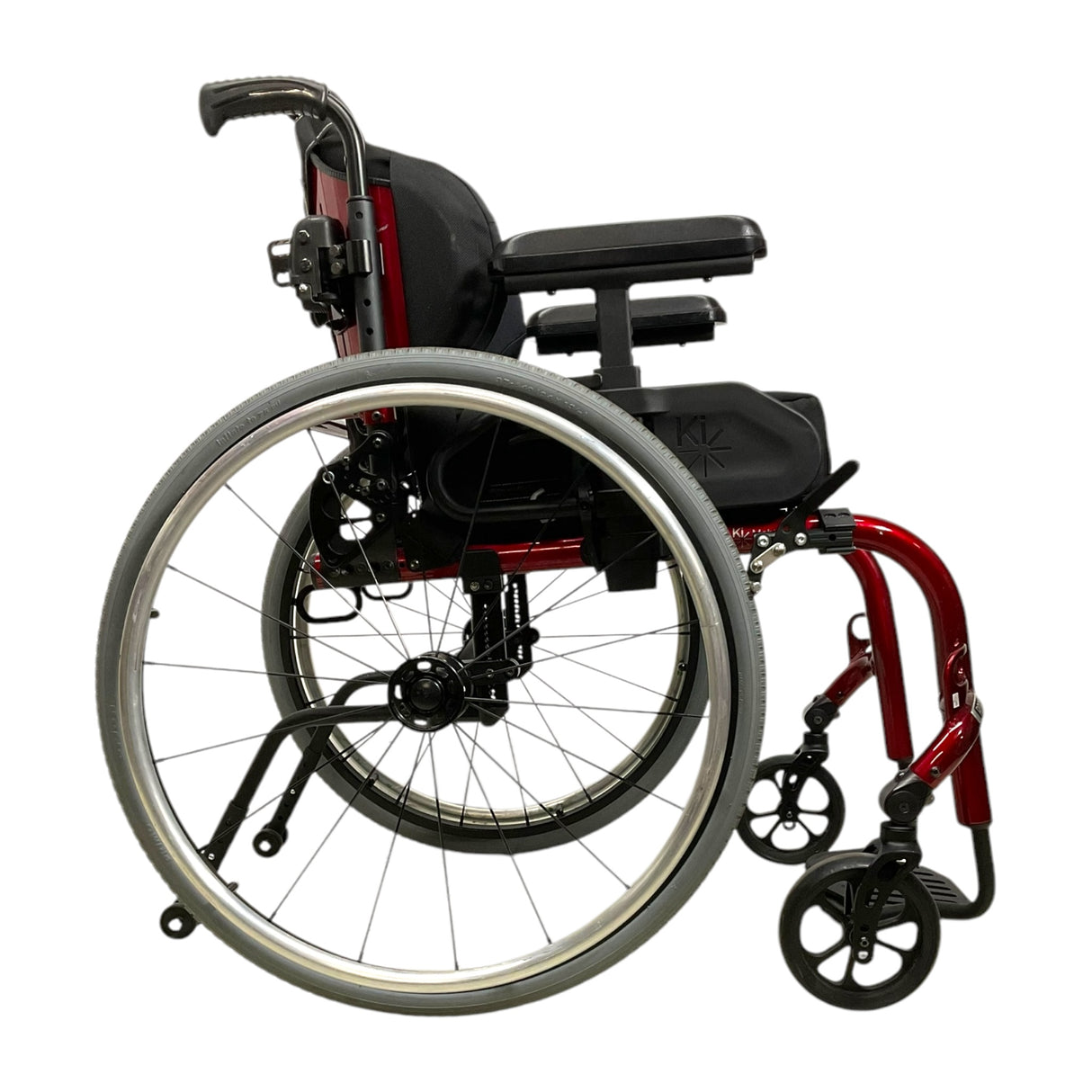Right Side View of Ki Mobility Rogue XPe Wheelchair