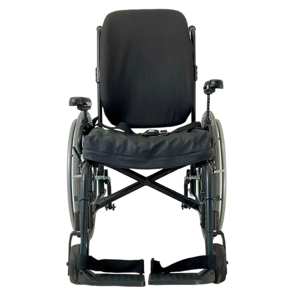 Front view of Ki Mobility Catalyst 4 wheelchair