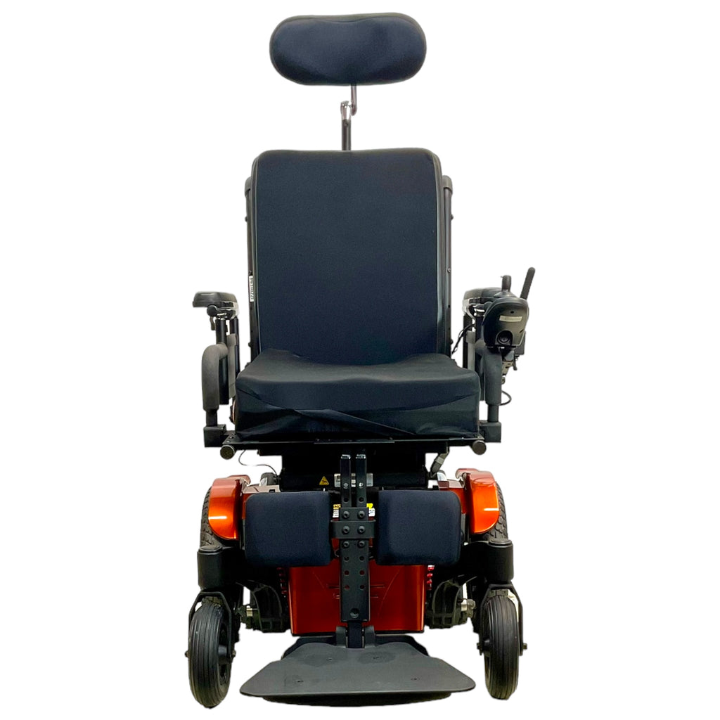 Front view of Quickie Pulse 6 power chair