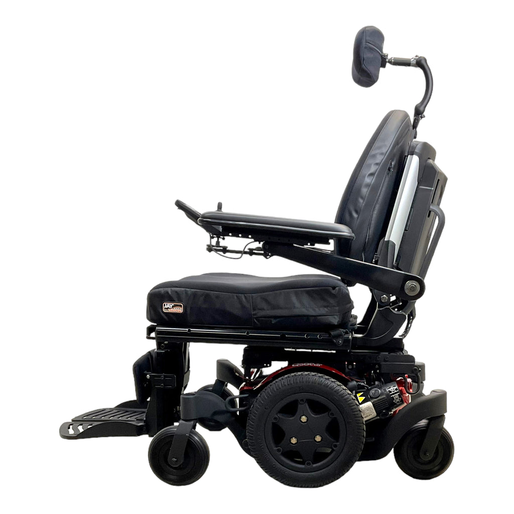 Left profile view of Quickie Q500 M power chair