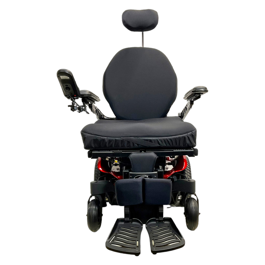 Front view of Quickie Q500 M power chair