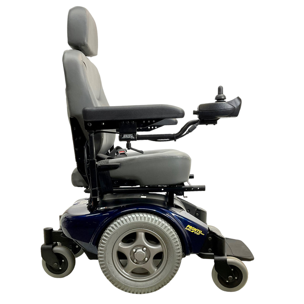 Right profile view of Invacare Pronto M91 power chair