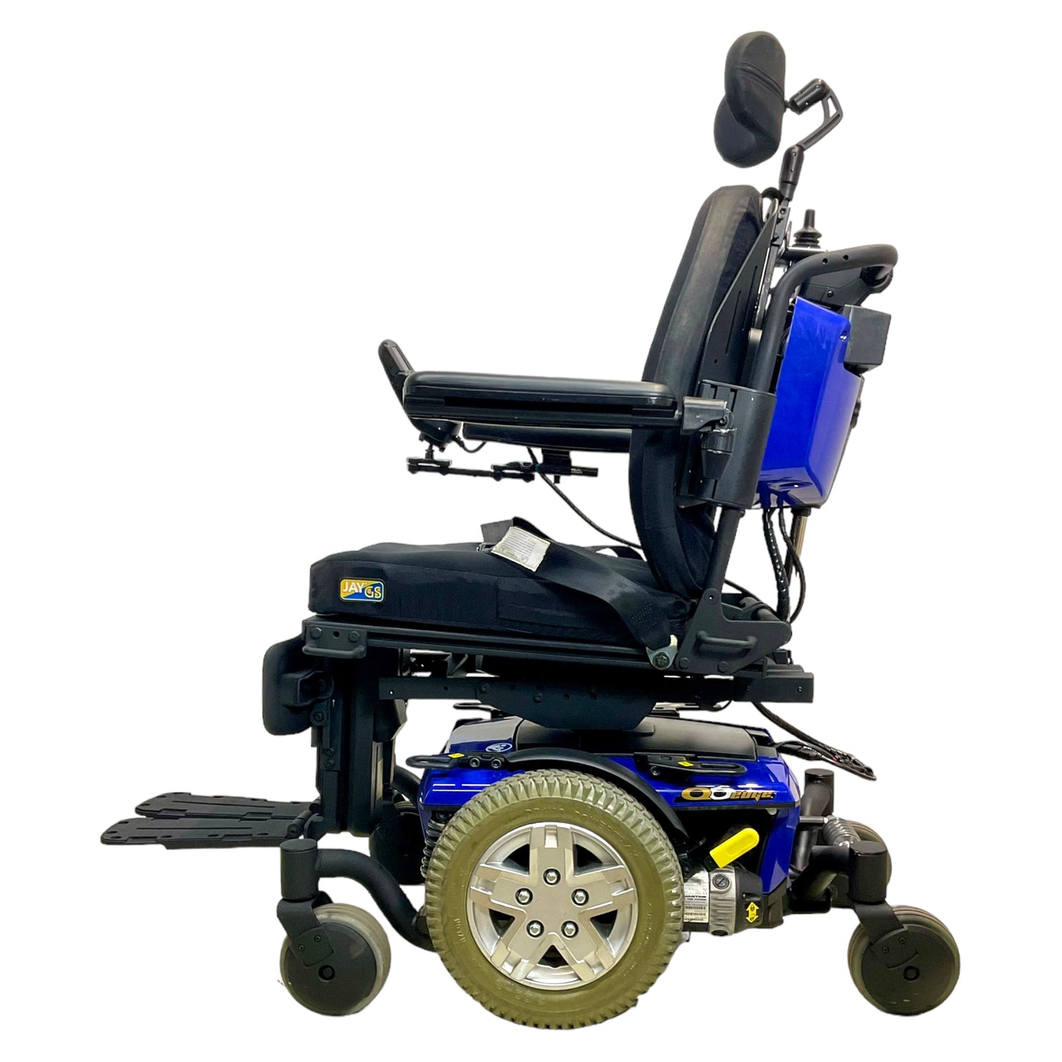 Left profile view of Pride Quantum Q6 Edge power chair