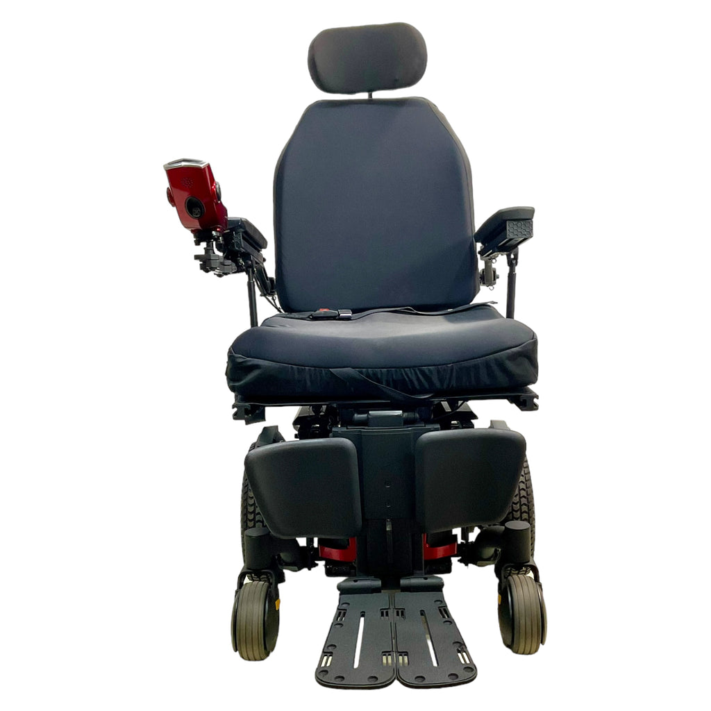 Front view of Pride Quantum Q6 Edge HD power chair