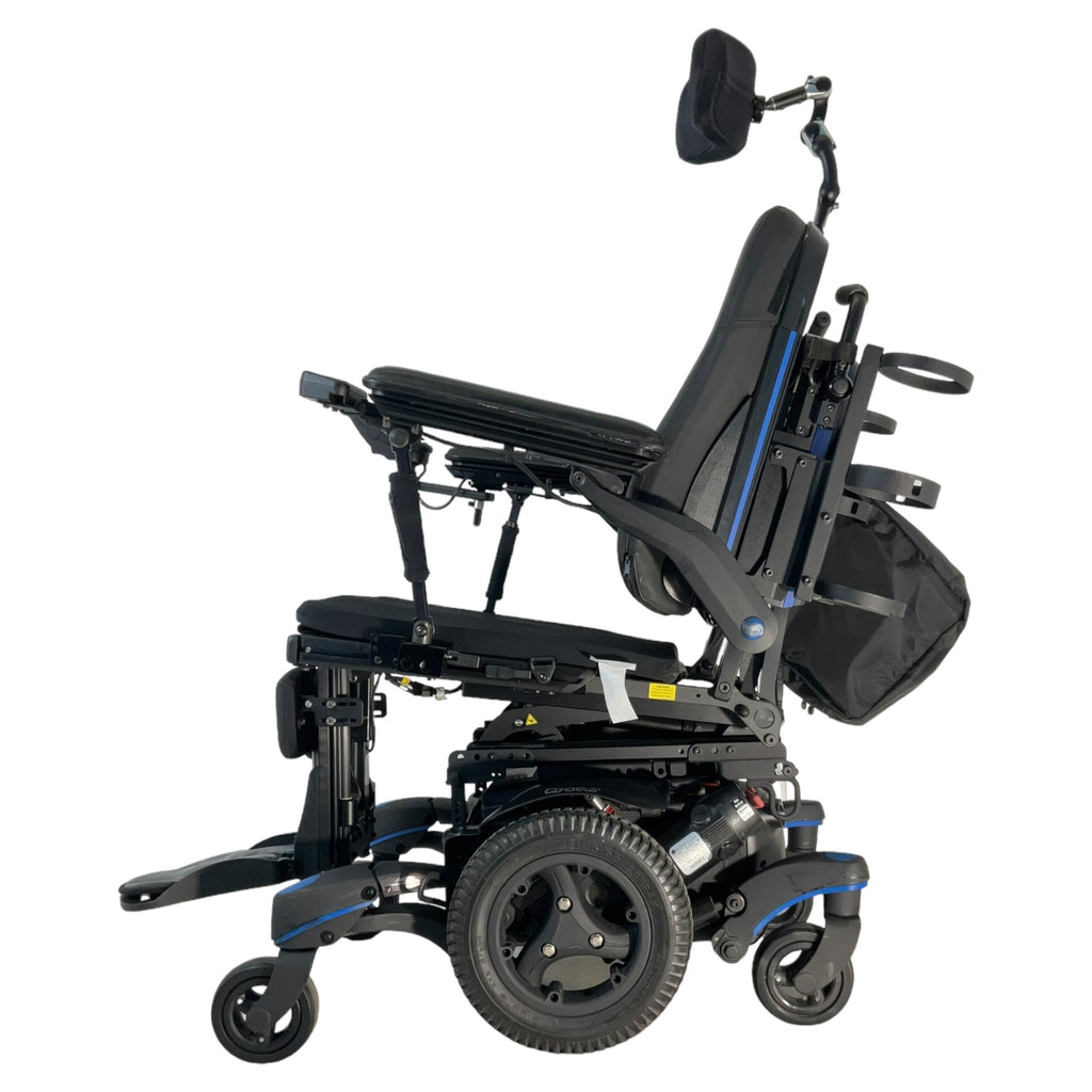 Left profile view of Quickie Q700 M power chair