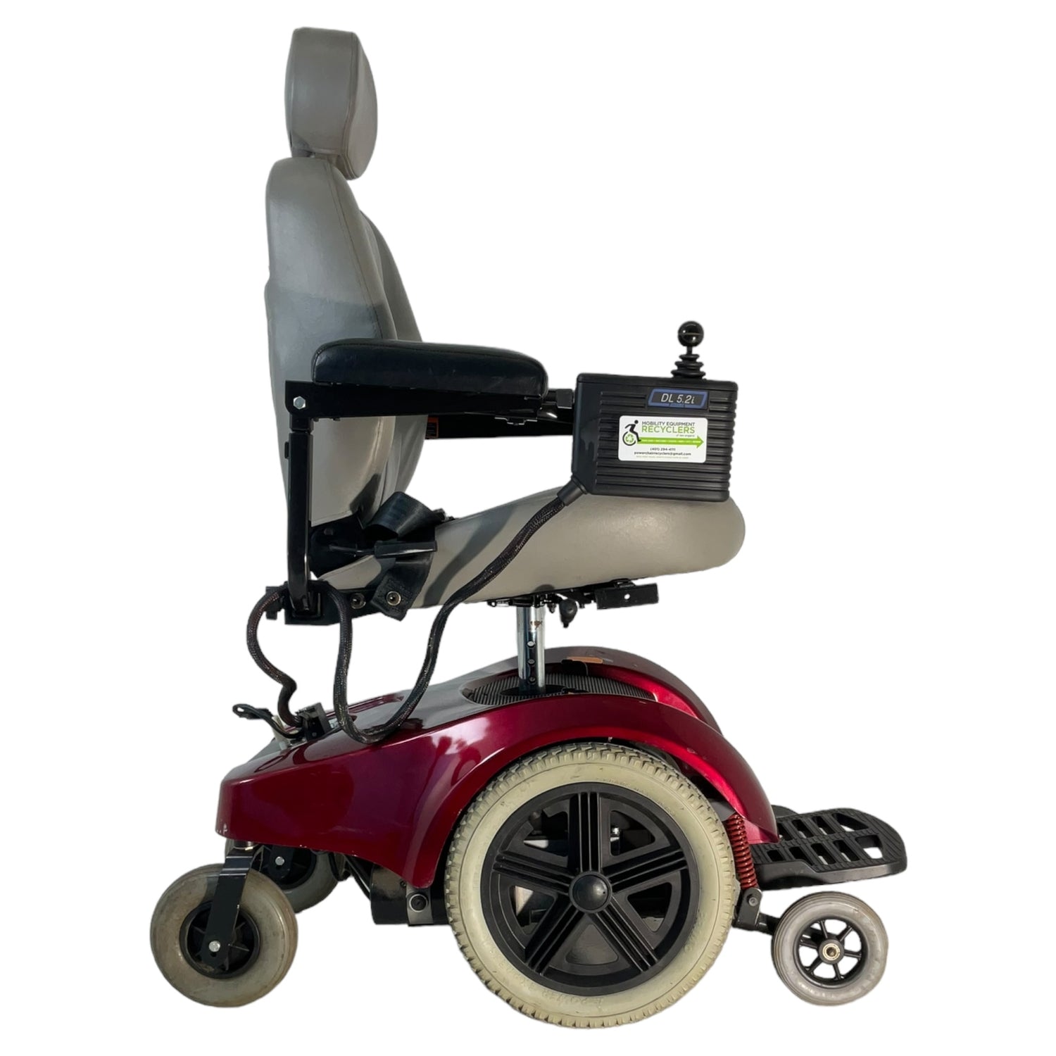 Right profile view of Pride Mobility Jet 1 power chair