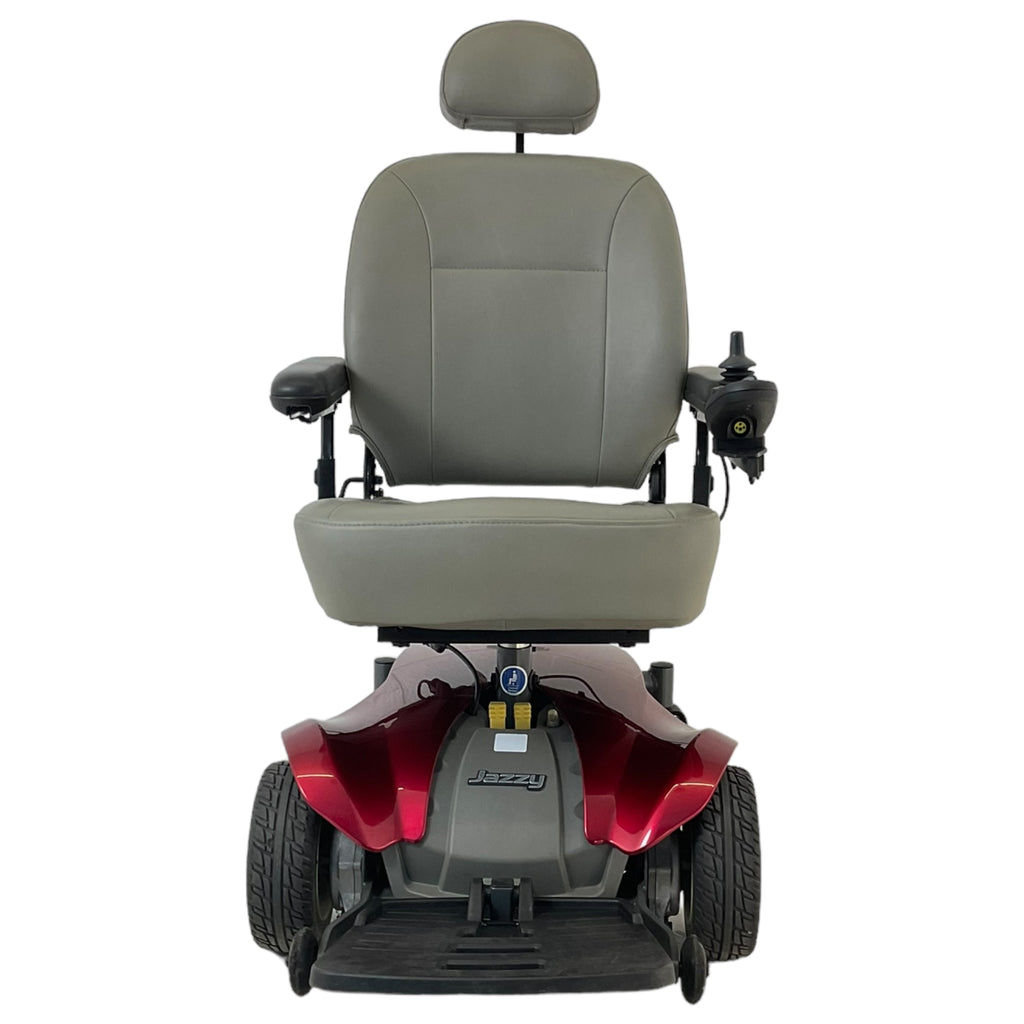 Front view of Pride Jazzy Select Elite power chair