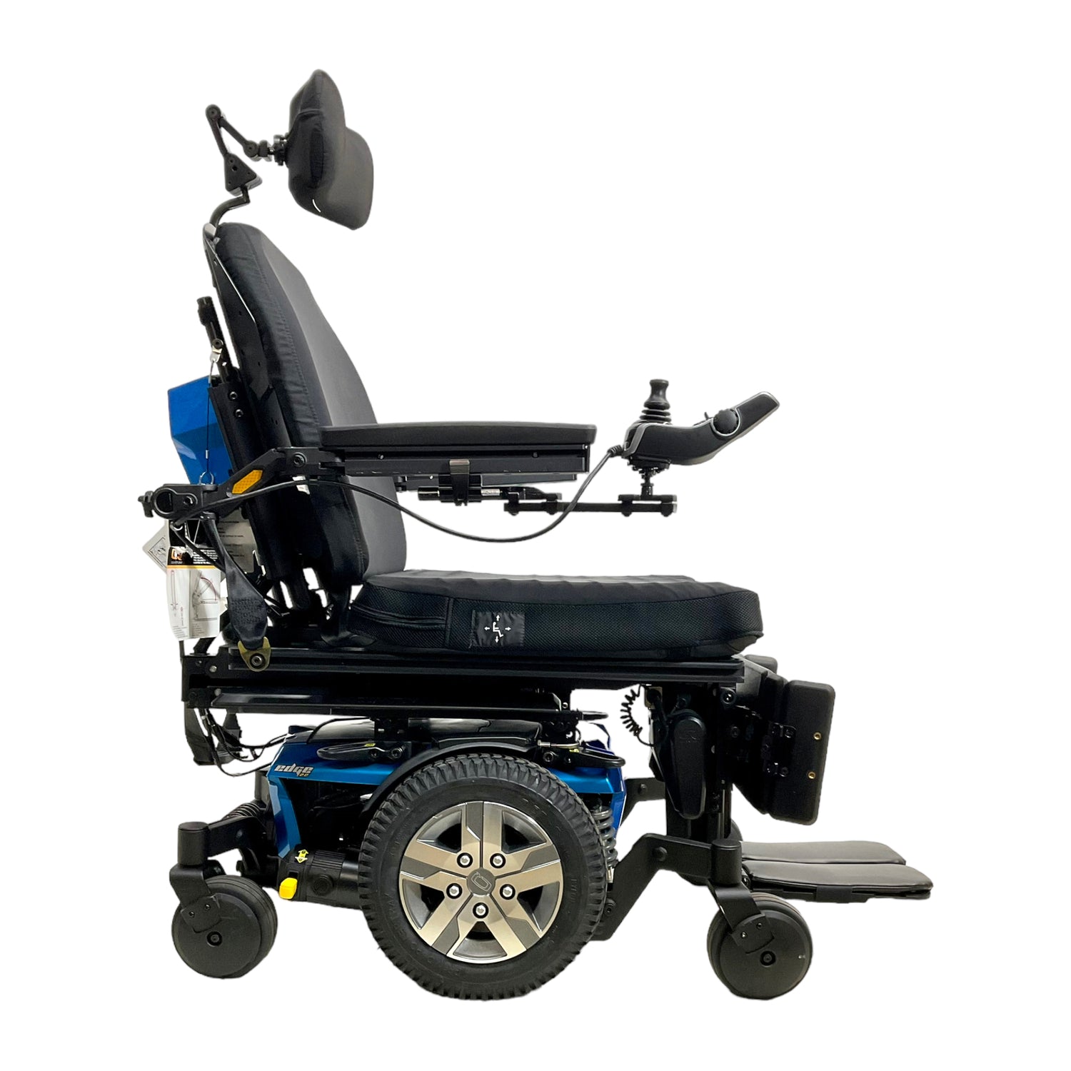 Right profile view of Pride Quantum Q6 Edge 2.0 power chair