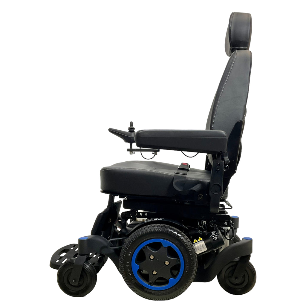 Left profile view of Quickie Q400M power chair