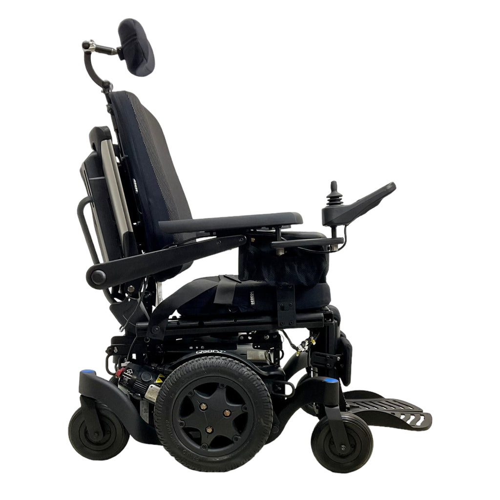 Right profile view of Quickie Q500M power chair