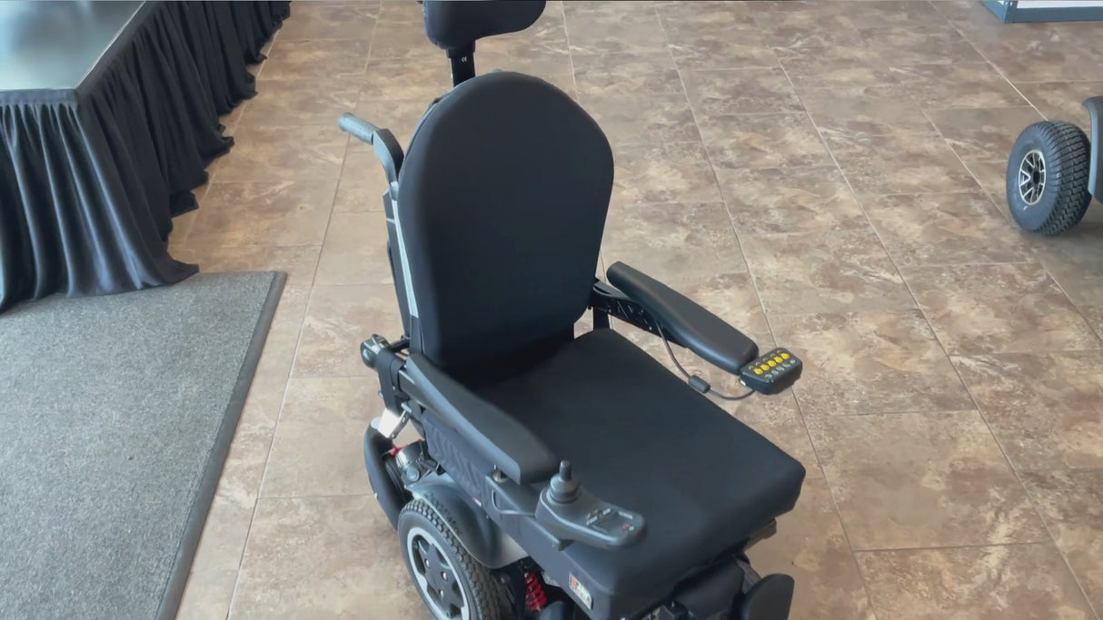 Like-New 2023 Sunrise Medical Quickie Q300 M Mini Rehab Power Chair | Seat Elevate, Tilt, Recline, & Power Legs | Only 36 Miles!